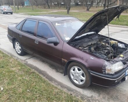 Красный Опель Вектра, объемом двигателя 1.8 л и пробегом 200 тыс. км за 903 $, фото 1 на Automoto.ua