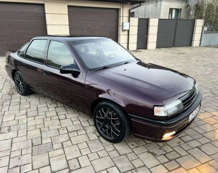 Красный Опель Вектра, объемом двигателя 2.5 л и пробегом 210 тыс. км за 1777 $, фото 1 на Automoto.ua