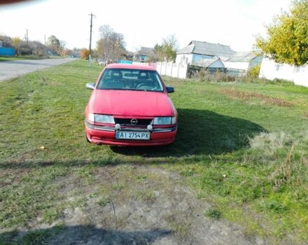 Красный Опель Вектра, объемом двигателя 1.7 л и пробегом 250 тыс. км за 1200 $, фото 1 на Automoto.ua
