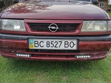 Опель Вектра 1995 в Стрые на Automoto.ua Красный Опель Вектра, объемом двигателя 1.7 л и пробегом 393 тыс. км за 1700 $, фото 1 на Automoto.ua