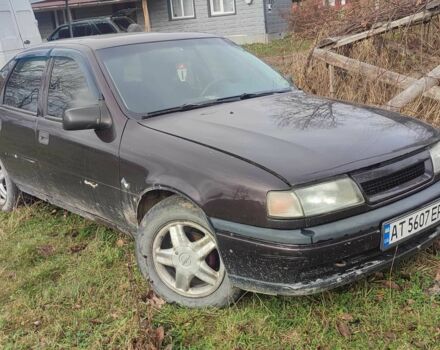 Красный Опель Вектра, объемом двигателя 1.6 л и пробегом 322 тыс. км за 650 $, фото 1 на Automoto.ua