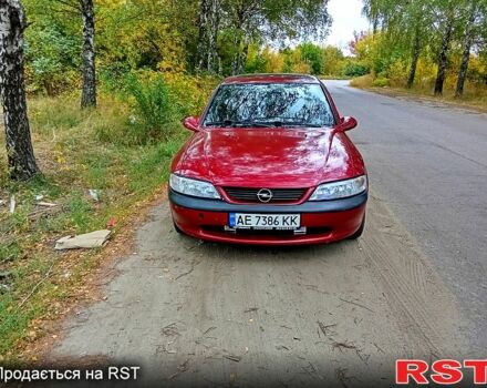 Червоний Опель Вектра, об'ємом двигуна 1.8 л та пробігом 347 тис. км за 1699 $, фото 1 на Automoto.ua