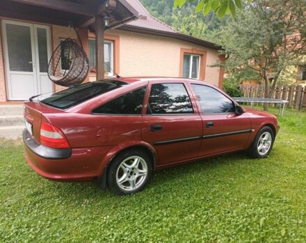 Красный Опель Вектра, объемом двигателя 1.6 л и пробегом 237 тыс. км за 2200 $, фото 1 на Automoto.ua