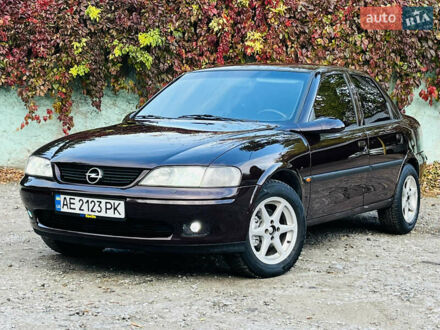 Опель Вектра 1997 в Каменское - Днепродзержинск на Automoto.ua Красный Опель Вектра, объемом двигателя 1.78 л и пробегом 350 тыс. км за 3499 $, фото 1 на Automoto.ua