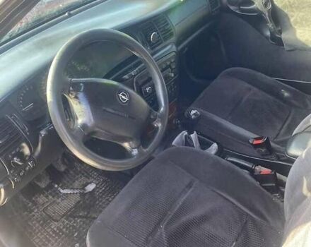 Червоний Опель Вектра, об'ємом двигуна 1.6 л та пробігом 1000 тис. км за 1500 $, фото 1 на Automoto.ua