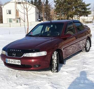 Красный Опель Вектра, объемом двигателя 1.6 л и пробегом 400 тыс. км за 2500 $, фото 1 на Automoto.ua