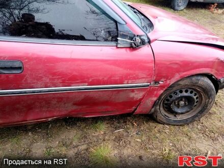 Опель Вектра 1998 в Новой Водолаге на Automoto.ua Красный Опель Вектра, объемом двигателя 1.6 л и пробегом 111 тыс. км за 1000 $, фото 1 на Automoto.ua