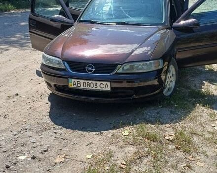 Червоний Опель Вектра, об'ємом двигуна 1.8 л та пробігом 284 тис. км за 3600 $, фото 1 на Automoto.ua
