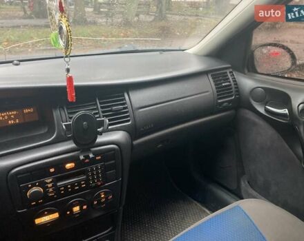 Красный Опель Вектра, объемом двигателя 2 л и пробегом 396 тыс. км за 2500 $, фото 1 на Automoto.ua