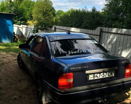 Опель Вектра, объемом двигателя 2 л и пробегом 281 тыс. км за 2600 $, фото 4 на Automoto.ua