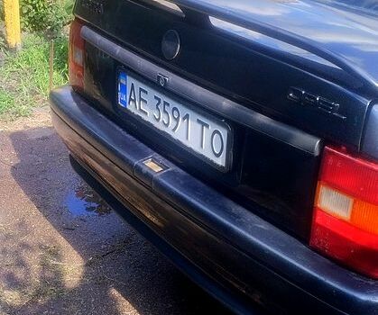 Опель Вектра, объемом двигателя 1.6 л и пробегом 300 тыс. км за 1300 $, фото 3 на Automoto.ua