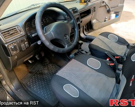 Опель Вектра, объемом двигателя 1.8 л и пробегом 0 тыс. км за 1200 $, фото 4 на Automoto.ua