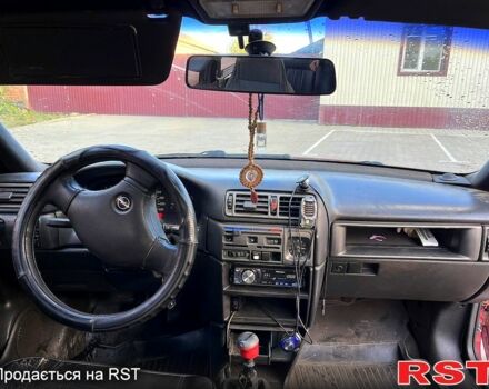 Опель Вектра, объемом двигателя 1.6 л и пробегом 350 тыс. км за 1600 $, фото 2 на Automoto.ua