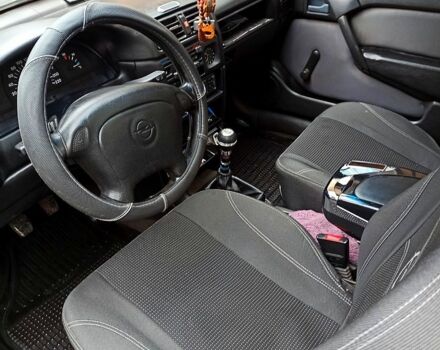 Опель Вектра, объемом двигателя 1.6 л и пробегом 211 тыс. км за 1600 $, фото 9 на Automoto.ua