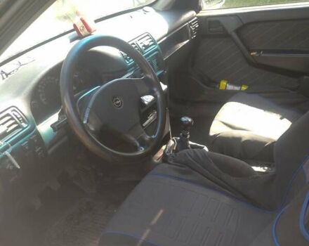 Опель Вектра, объемом двигателя 2 л и пробегом 243 тыс. км за 950 $, фото 4 на Automoto.ua