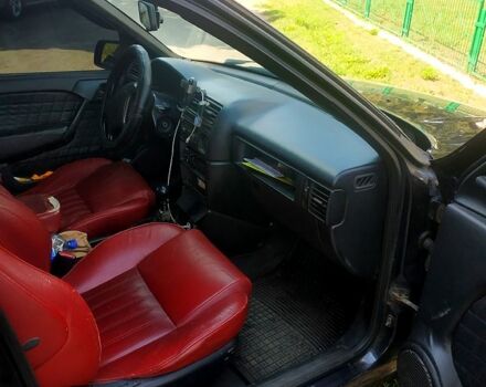 Опель Вектра, объемом двигателя 1.8 л и пробегом 0 тыс. км за 1800 $, фото 5 на Automoto.ua