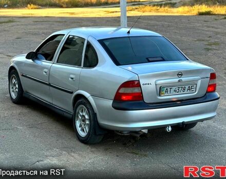 Опель Вектра, объемом двигателя 1.8 л и пробегом 0 тыс. км за 1750 $, фото 3 на Automoto.ua