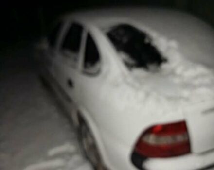 Опель Вектра, объемом двигателя 1.9 л и пробегом 900 тыс. км за 1000 $, фото 15 на Automoto.ua