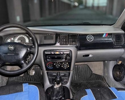 Опель Вектра, объемом двигателя 1.6 л и пробегом 320 тыс. км за 1300 $, фото 10 на Automoto.ua