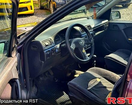 Опель Вектра, объемом двигателя 1.8 л и пробегом 300 тыс. км за 700 $, фото 4 на Automoto.ua