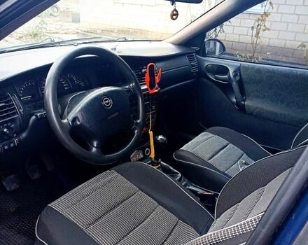 Опель Вектра, объемом двигателя 16 л и пробегом 300 тыс. км за 3300 $, фото 2 на Automoto.ua