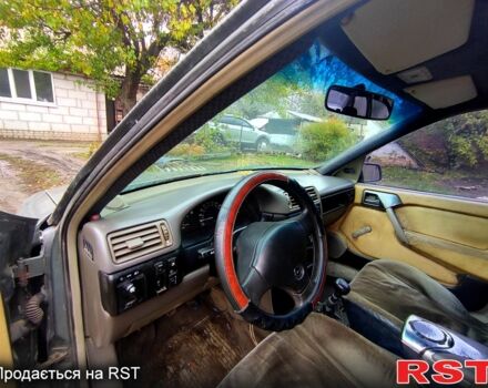 Опель Вектра, объемом двигателя 1.6 л и пробегом 0 тыс. км за 1000 $, фото 2 на Automoto.ua