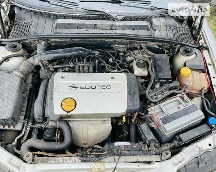 Опель Вектра, об'ємом двигуна 1.6 л та пробігом 377 тис. км за 2400 $, фото 4 на Automoto.ua