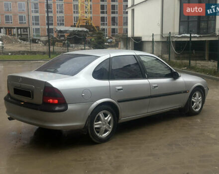 Опель Вектра, объемом двигателя 1.8 л и пробегом 241 тыс. км за 2499 $, фото 5 на Automoto.ua