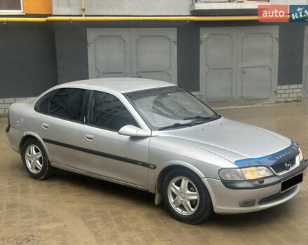 Опель Вектра, объемом двигателя 1.8 л и пробегом 241 тыс. км за 2499 $, фото 2 на Automoto.ua