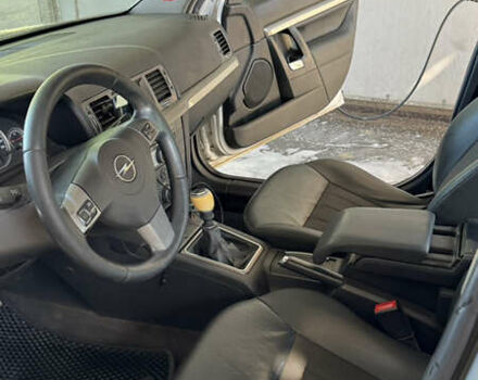 Опель Вектра, объемом двигателя 1.9 л и пробегом 400 тыс. км за 4000 $, фото 4 на Automoto.ua