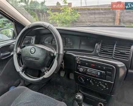 Опель Вектра, объемом двигателя 2.2 л и пробегом 250 тыс. км за 2350 $, фото 7 на Automoto.ua