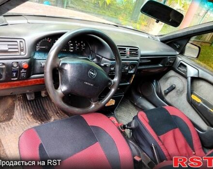 Опель Вектра, объемом двигателя 2 л и пробегом 200 тыс. км за 1300 $, фото 4 на Automoto.ua