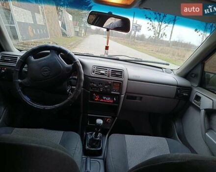 Опель Вектра, об'ємом двигуна 1.6 л та пробігом 430 тис. км за 2000 $, фото 7 на Automoto.ua