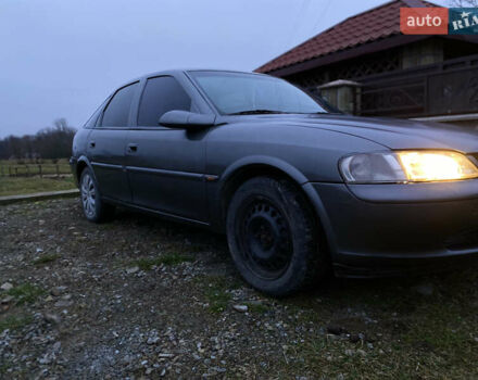 Опель Вектра, объемом двигателя 1.6 л и пробегом 340 тыс. км за 1600 $, фото 4 на Automoto.ua