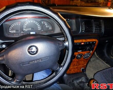 Опель Вектра, объемом двигателя 18 л и пробегом 390 тыс. км за 3000 $, фото 4 на Automoto.ua