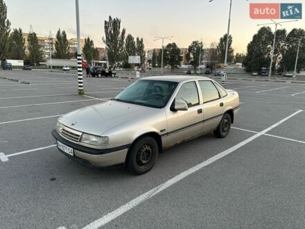 Опель Вектра, объемом двигателя 1.6 л и пробегом 400 тыс. км за 1200 $, фото 1 на Automoto.ua