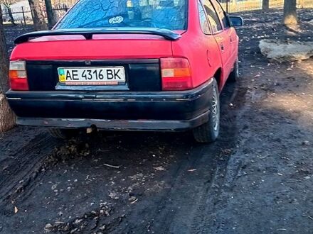 Опель Вектра 1991 у Лозовой на Automoto.ua Опель Вектра, об'ємом двигуна 20 л та пробігом 260 тис. км за 1100 $, фото 1 на Automoto.ua