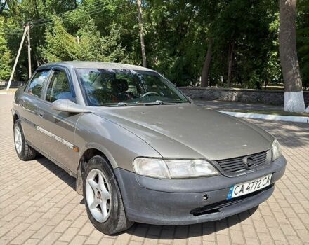 Опель Вектра, объемом двигателя 1.6 л и пробегом 250 тыс. км за 999 $, фото 1 на Automoto.ua