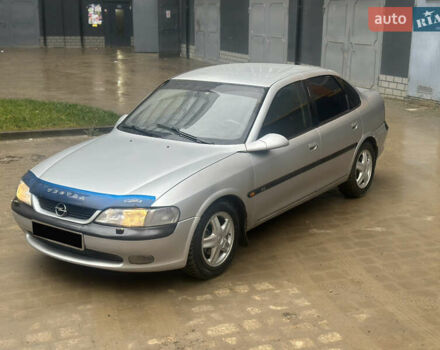 Опель Вектра, объемом двигателя 1.8 л и пробегом 241 тыс. км за 2499 $, фото 1 на Automoto.ua