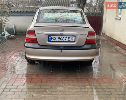 Желтый Опель Вектра, объемом двигателя 1.8 л и пробегом 310 тыс. км за 1700 $, фото 10 на Automoto.ua