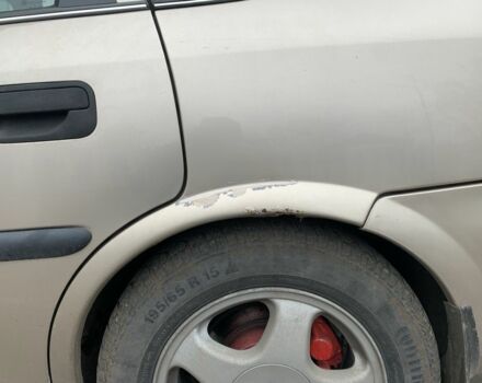 Жовтий Опель Вектра, об'ємом двигуна 1.8 л та пробігом 310 тис. км за 1700 $, фото 7 на Automoto.ua