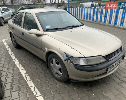 Желтый Опель Вектра, объемом двигателя 1.8 л и пробегом 310 тыс. км за 1700 $, фото 1 на Automoto.ua