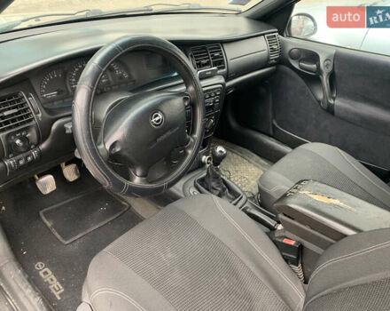 Желтый Опель Вектра, объемом двигателя 1.8 л и пробегом 310 тыс. км за 1700 $, фото 7 на Automoto.ua