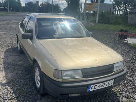 Опель Вектра 1989 в Иваничи на Automoto.ua Желтый Опель Вектра, объемом двигателя 1.6 л и пробегом 300 тыс. км за 1000 $, фото 1 на Automoto.ua