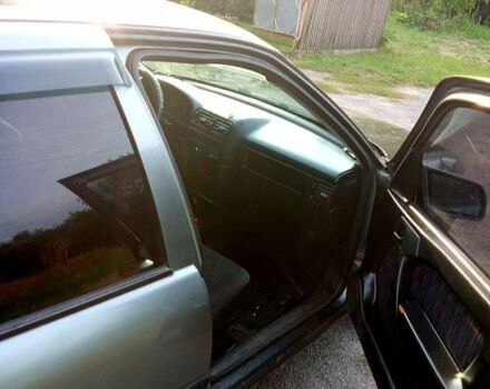 Сірий Опель Вектра, об'ємом двигуна 1.6 л та пробігом 250 тис. км за 1500 $, фото 2 на Automoto.ua