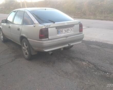 Серый Опель Вектра, объемом двигателя 1.7 л и пробегом 2 тыс. км за 1500 $, фото 2 на Automoto.ua