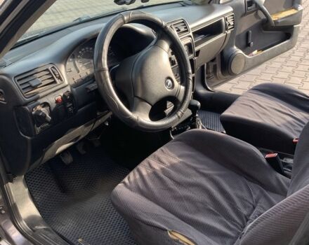 Сірий Опель Вектра, об'ємом двигуна 1.8 л та пробігом 378 тис. км за 1600 $, фото 6 на Automoto.ua