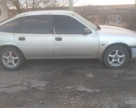 Серый Опель Вектра, объемом двигателя 1.7 л и пробегом 2 тыс. км за 1500 $, фото 3 на Automoto.ua