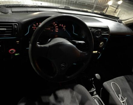 Серый Опель Вектра, объемом двигателя 2 л и пробегом 230 тыс. км за 1600 $, фото 2 на Automoto.ua