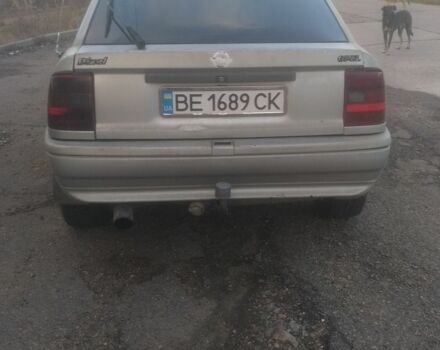 Серый Опель Вектра, объемом двигателя 1.7 л и пробегом 2 тыс. км за 1500 $, фото 5 на Automoto.ua